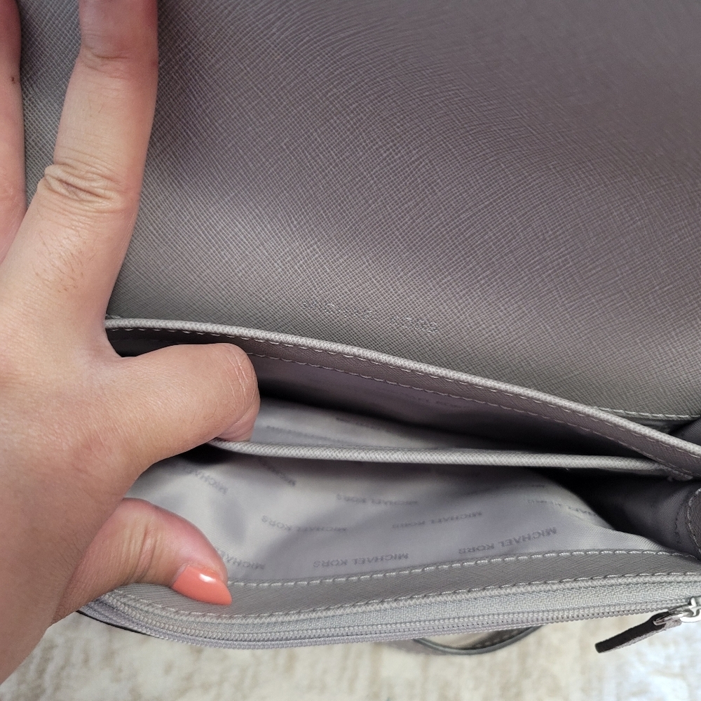 Michael Kors Crossbody - Picture 7 of 8